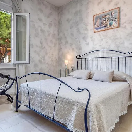In With Kitchenette Casarza Ligure